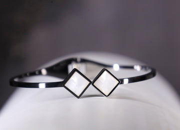 Gaze Bangle