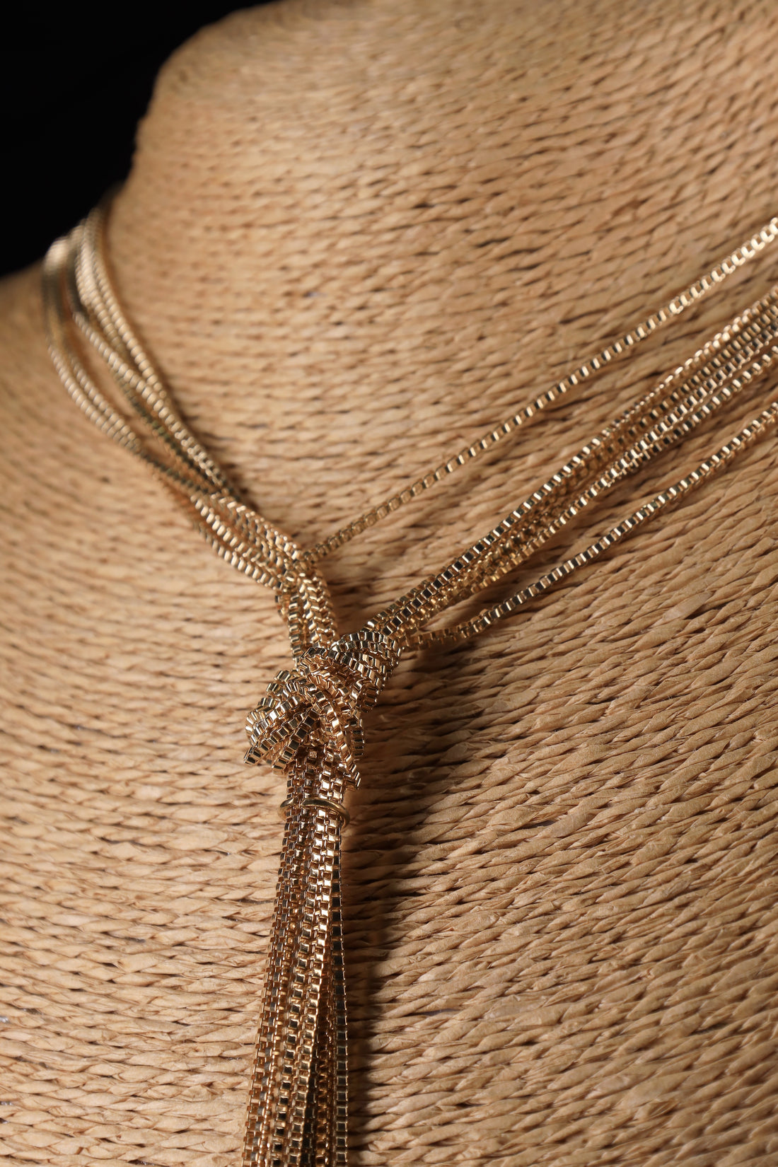 Elegant Knot Necklace BL RG