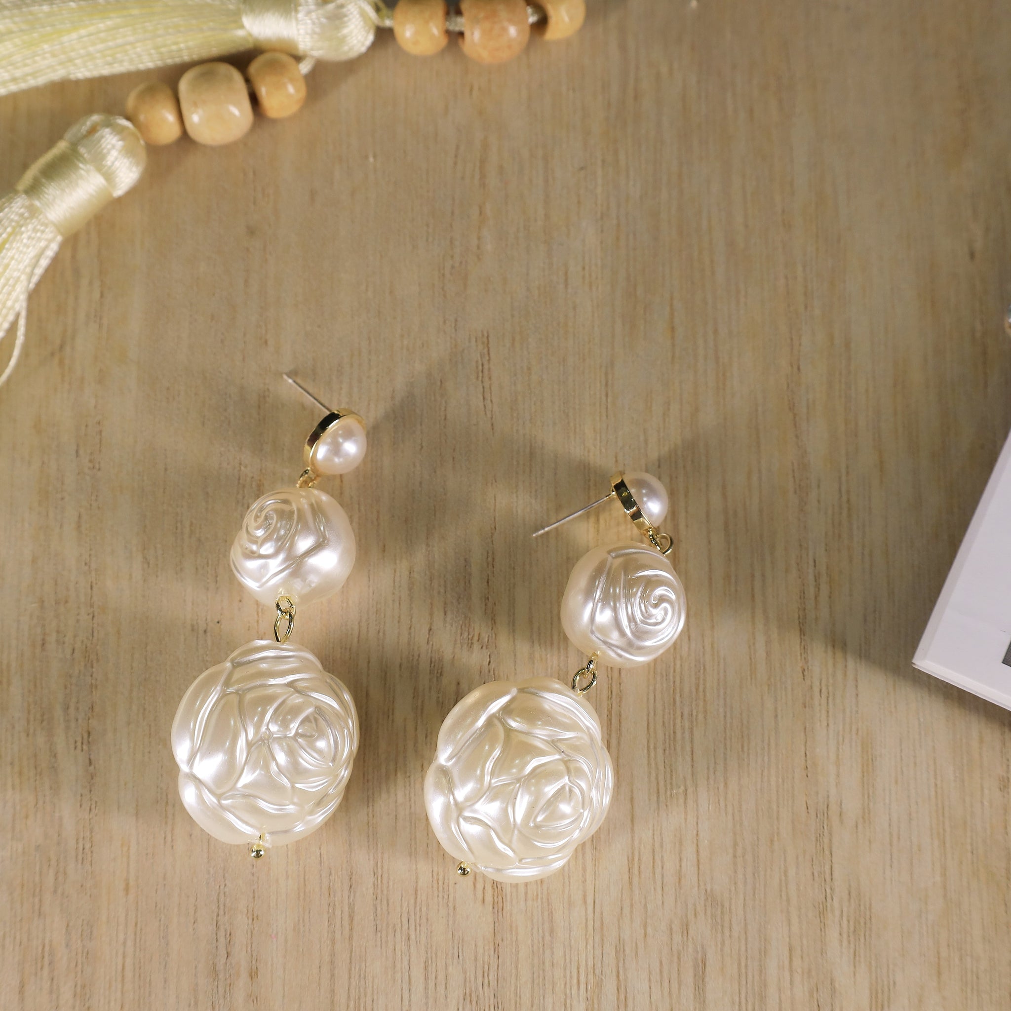 Floral Pearl Hanging Earring