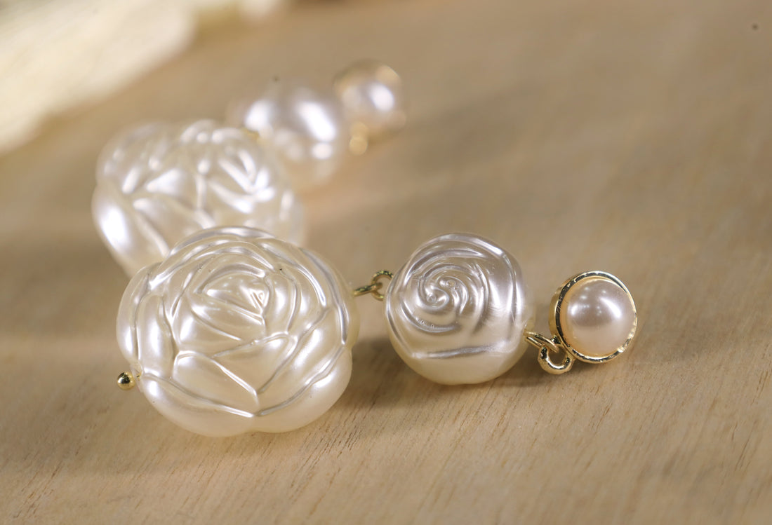 Floral Pearl Hanging Earring