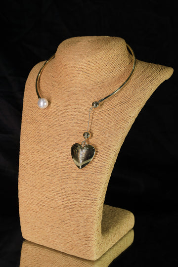 Choker- pearl  and heart