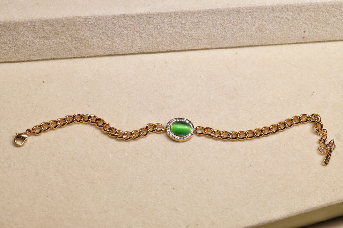 W Chain Bracelet -Green Stone Golden Chain