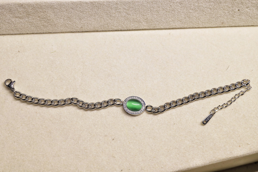 W Chain Bracelet -Green Stone Silver Chain