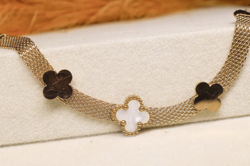 W Chain Bracelet -Protector's Chain