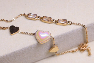 W Chain Bracelet -Little Heart Stone Link