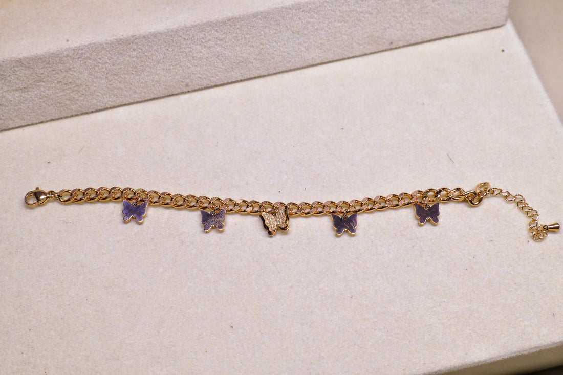 W Chain Bracelet -Protective Charm